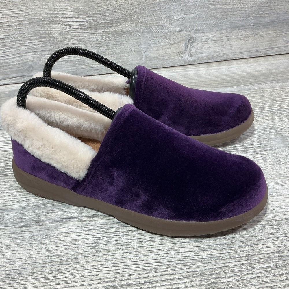 Vionic Clare Women's Size 7.5 Velvet Slippers Moccasins Purple Faux Fur Trim